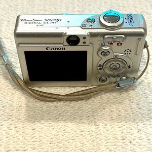 Canon Power Shot Elf SD200
